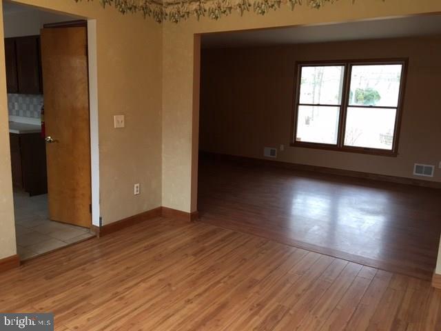 11 South Hope Chapel Road Jackson, NJ 08527 - Photo 3 of 15 Gallery Image 3