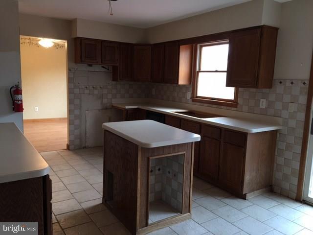 11 South Hope Chapel Road Jackson, NJ 08527 - Photo 5 of 15 Gallery Image 5
