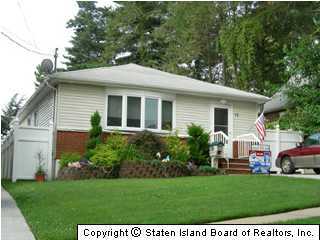 12 Hunton Street Staten Island, NY 10304 - Photo 1 of 2 Primary Photo