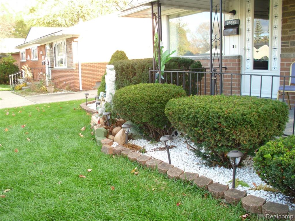 25832 Thomas Warren, MI 48091 - Photo 4 of 35