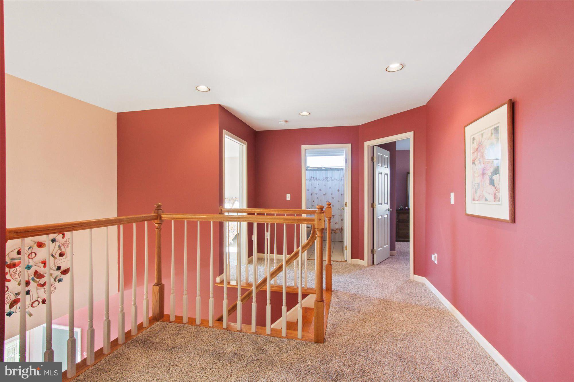 6410 Dublin Road Harrisburg, PA 17111 - Photo 10 of 30 2nd floor landing