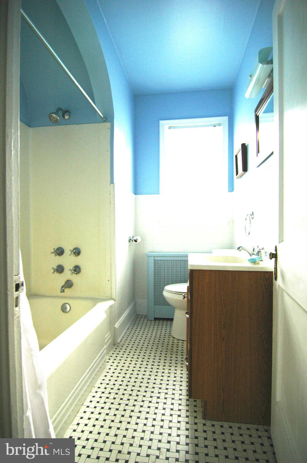 2605 Wycliffe Road Baltimore, MD 21234 - Photo 8 of 19 Bath