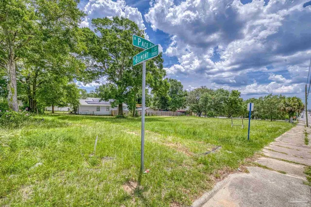 $329,000 | 320 North Pace Boulevard, Pensacola, FL 32501