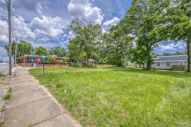 $329,000 | 320 North Pace Boulevard, Pensacola, FL 32501