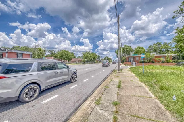 $329,000 | 320 North Pace Boulevard, Pensacola, FL 32501