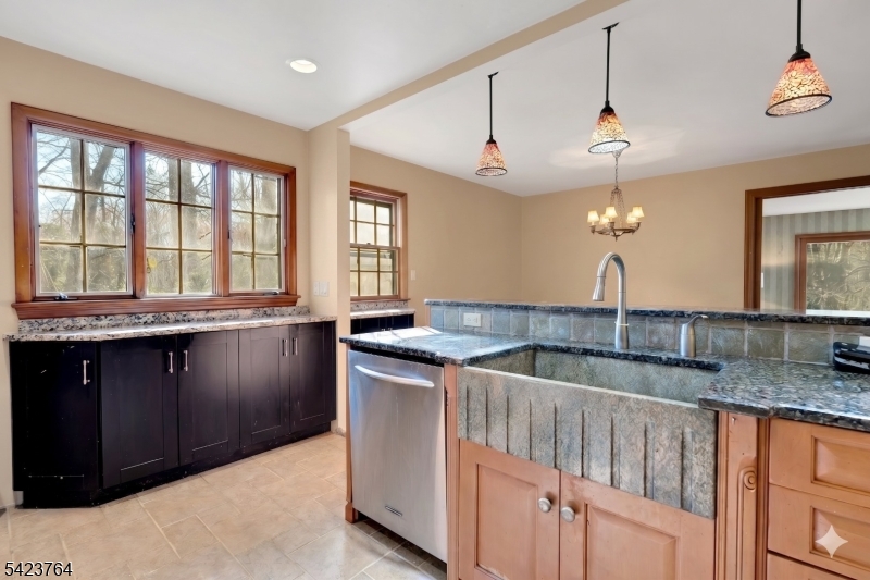 43 King George Road Warren, NJ 07059 - Photo 16 of 35