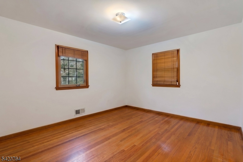 43 King George Road Warren, NJ 07059 - Photo 24 of 35