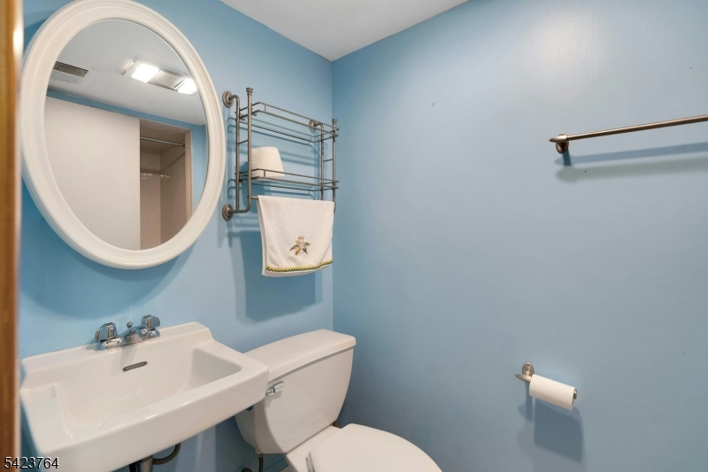 43 King George Road Warren, NJ 07059 - Photo 26 of 35
