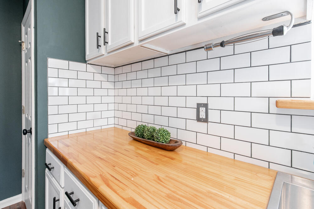 675 Ascauga Lake Road Graniteville, SC 29829 - Photo 8 of 21 Tiled Backsplash!