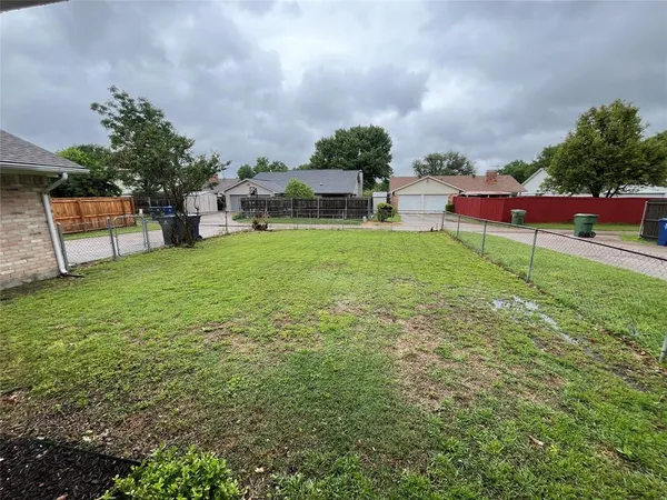 $2,200 | 1733 Leicester Street, Garland, TX 75044