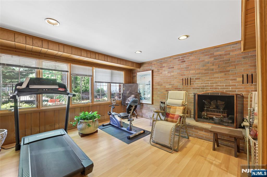 12 Beverly Road Englewood Cliffs, NJ 07632 - Photo 25 of 36