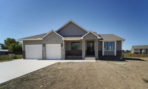 $430,000 | 2337 South Nicole Street, Andover, KS 67002