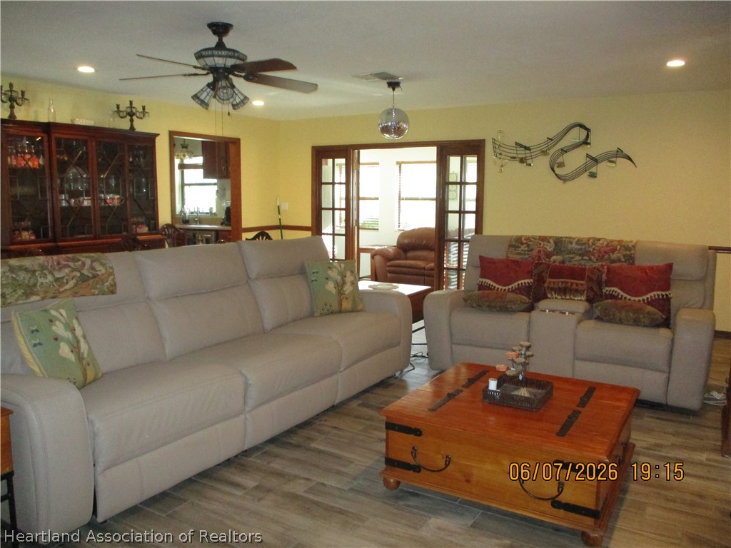 243 Sheppard Road Northwest Lake Placid, FL 33852 - Photo 2 of 19