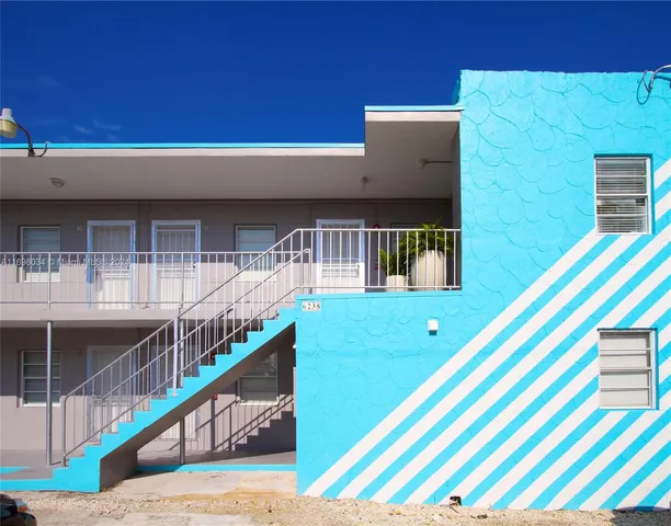 $2,650 | 6238 Southwest 59th Place, Unit 10, South Miami, FL 33143