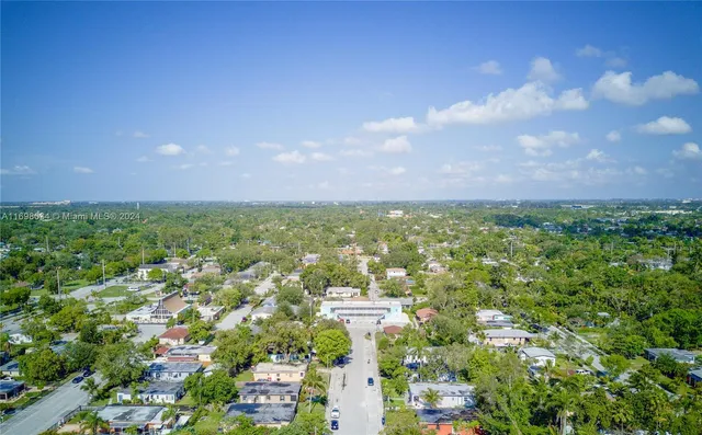 $2,650 | 6238 Southwest 59th Place, Unit 10, South Miami, FL 33143