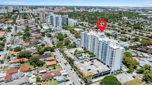 a view of a yard with plants
