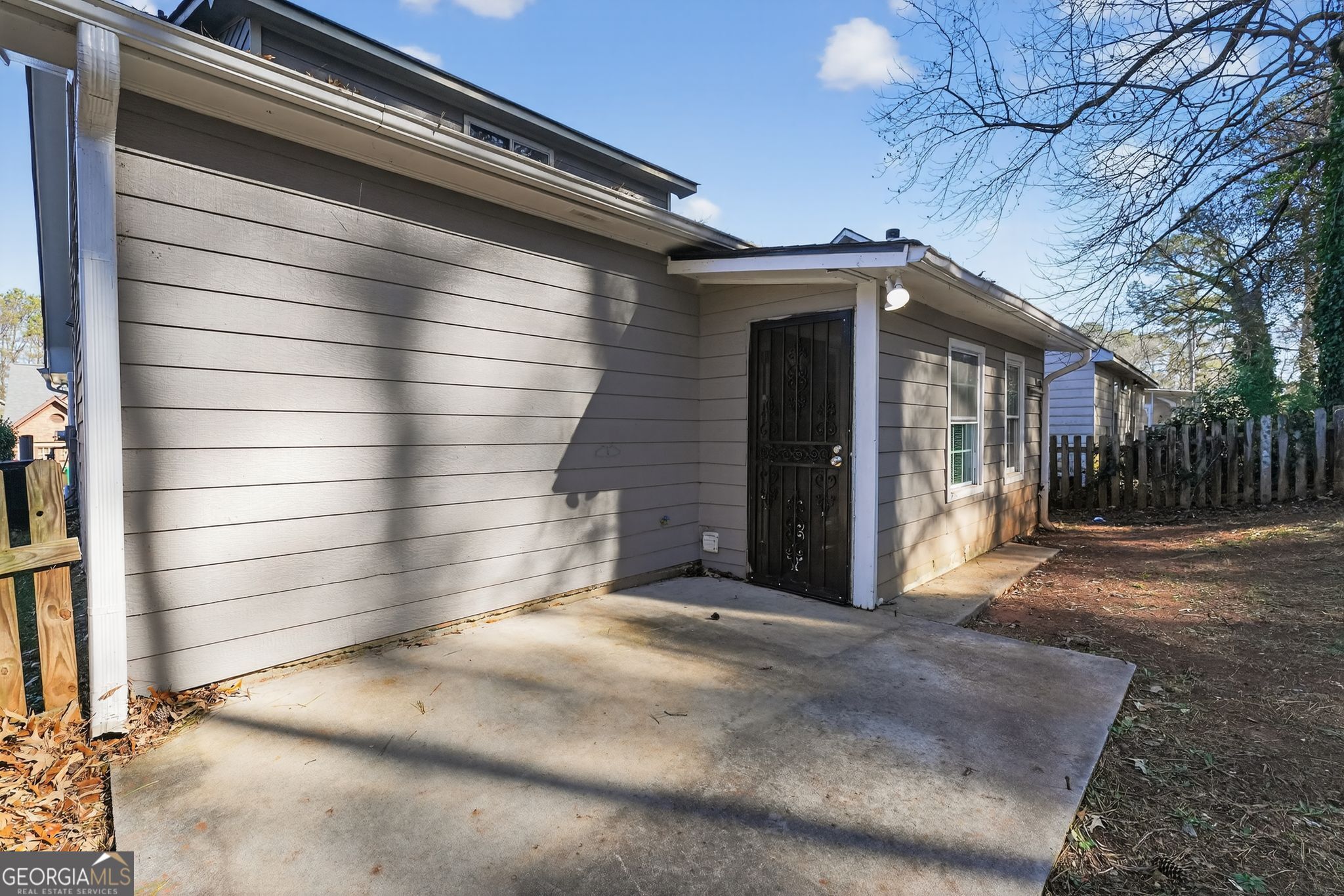 3751 Oakwood Manor Court Decatur, GA 30032 - Photo 4 of 33 a view of backyard of house