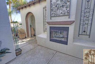 21 Bellisimo Court Rancho Mirage, CA 92270 - Photo 24 of 25 a view of fireplace and entryway