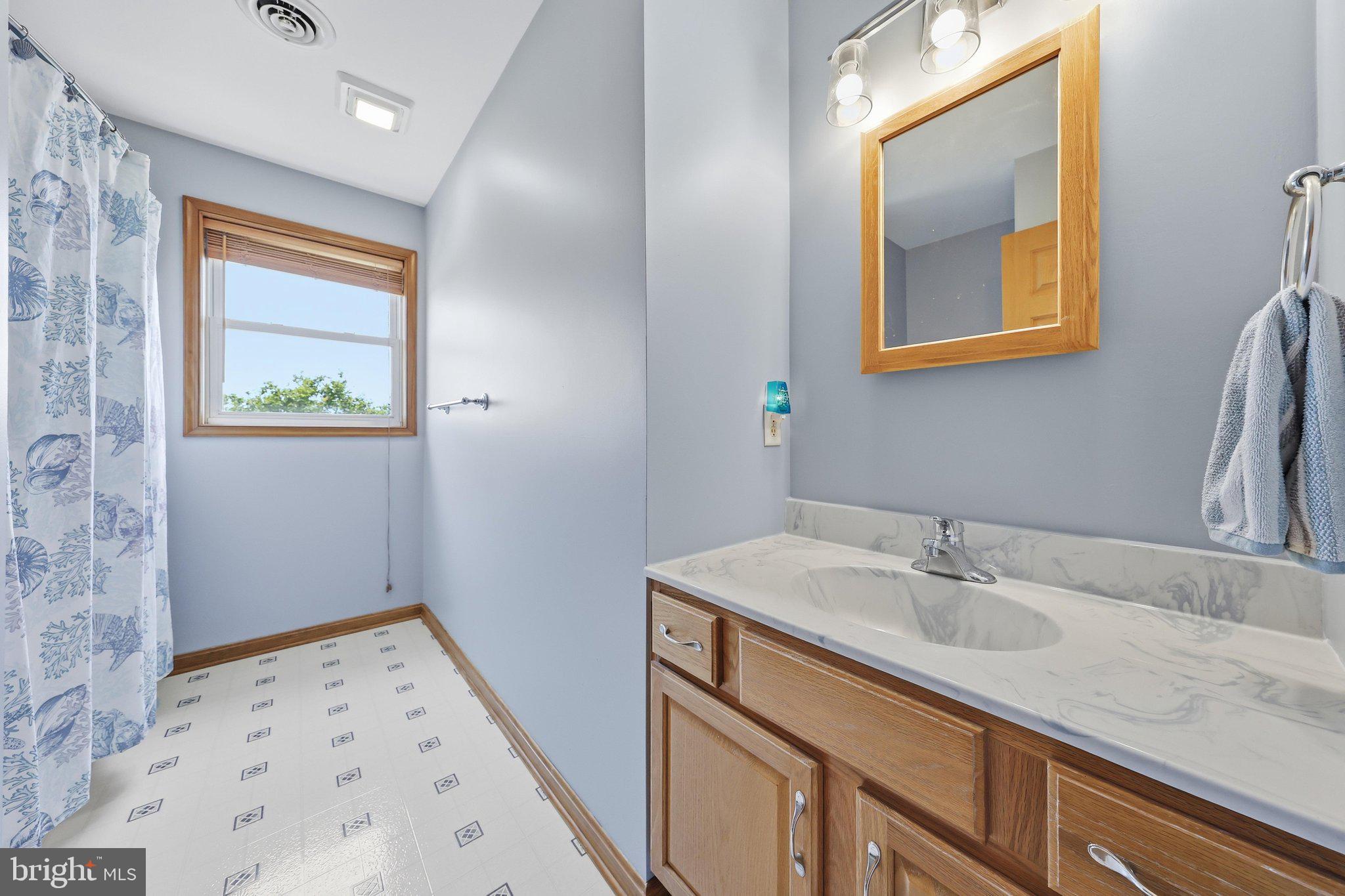 11841 Ashton Road Clear Spring, MD 21722 - Photo 33 of 56 Hall Bathroom