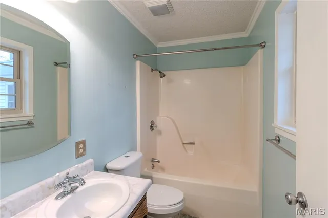 $209,000 | 16280 Hardwood Lane, St. Robert, MO 65584