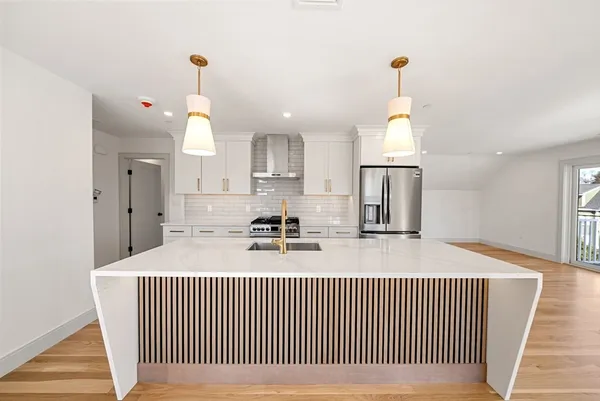 $699,900 | 6-8 South Street, Unit 3, Stoneham, MA 02180