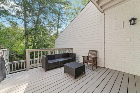 $800,000 | 22 Sugar Berry Circle, Houston, TX 77024