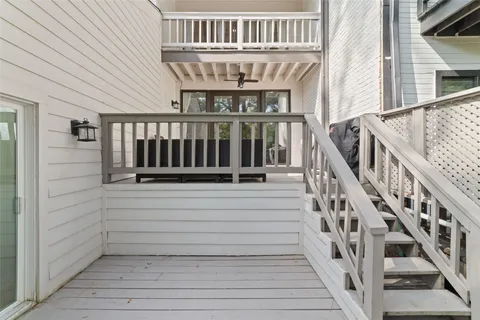 $800,000 | 22 Sugar Berry Circle, Houston, TX 77024