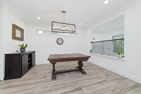 $800,000 | 22 Sugar Berry Circle, Houston, TX 77024