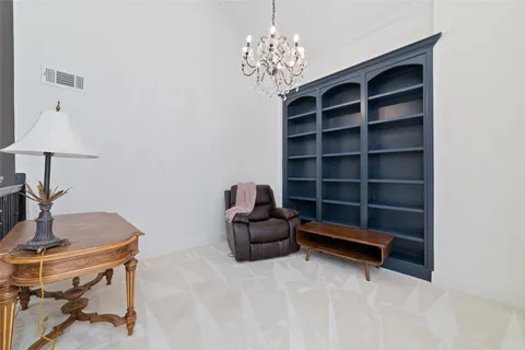 $800,000 | 22 Sugar Berry Circle, Houston, TX 77024