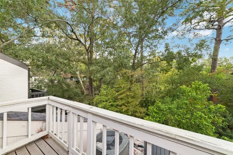 $800,000 | 22 Sugar Berry Circle, Houston, TX 77024