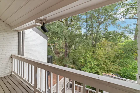 $800,000 | 22 Sugar Berry Circle, Houston, TX 77024