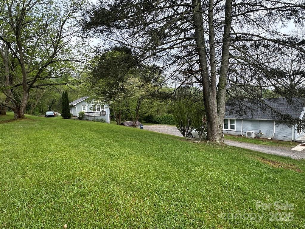 4 Skyview Road Whittier, NC 28789 - Photo 3 of 47 Gallery Image 3