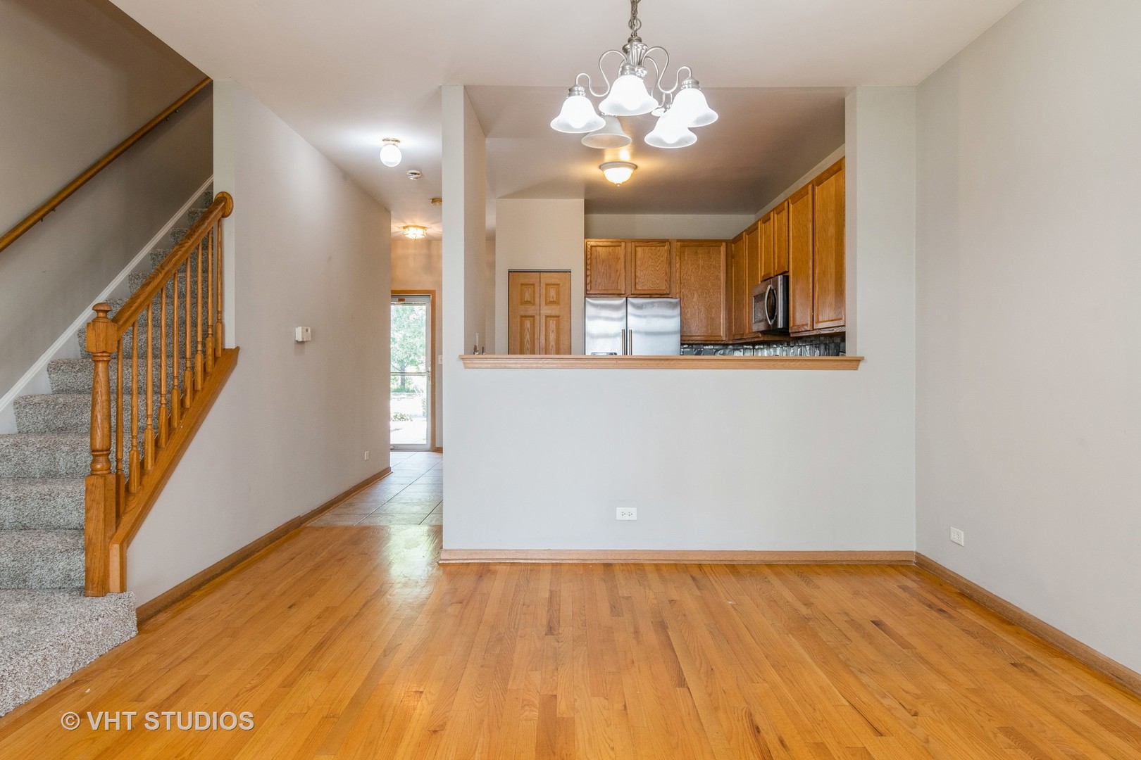 2454 Golf Ridge Circle Naperville, IL 60563 - Photo 3 of 12