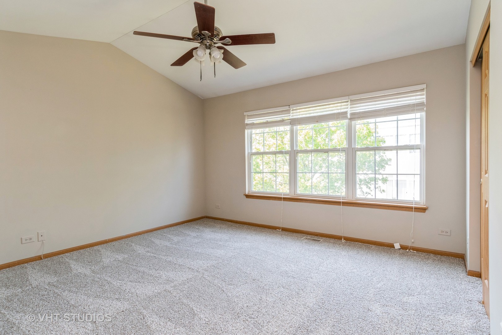 2454 Golf Ridge Circle Naperville, IL 60563 - Photo 8 of 12