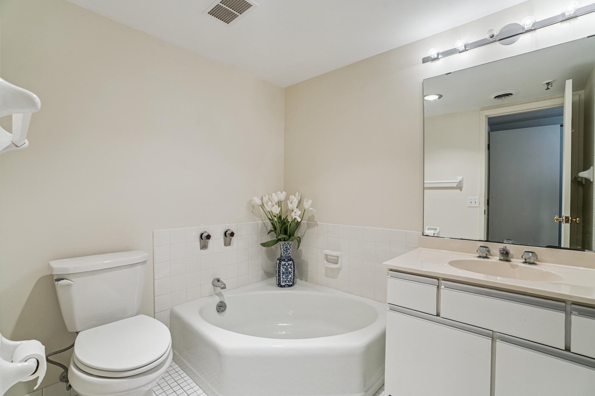 600 4th Street Southwest, Unit 406 Rochester, MN 55902 - Photo 24 of 43