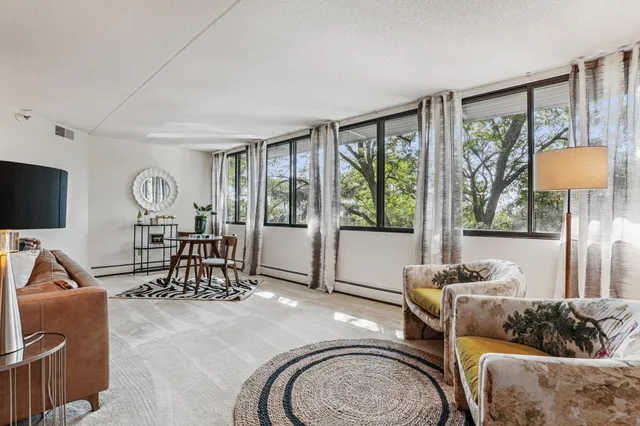 $319,900 | 600 4th Street Southwest, Unit 406, Rochester, MN 55902