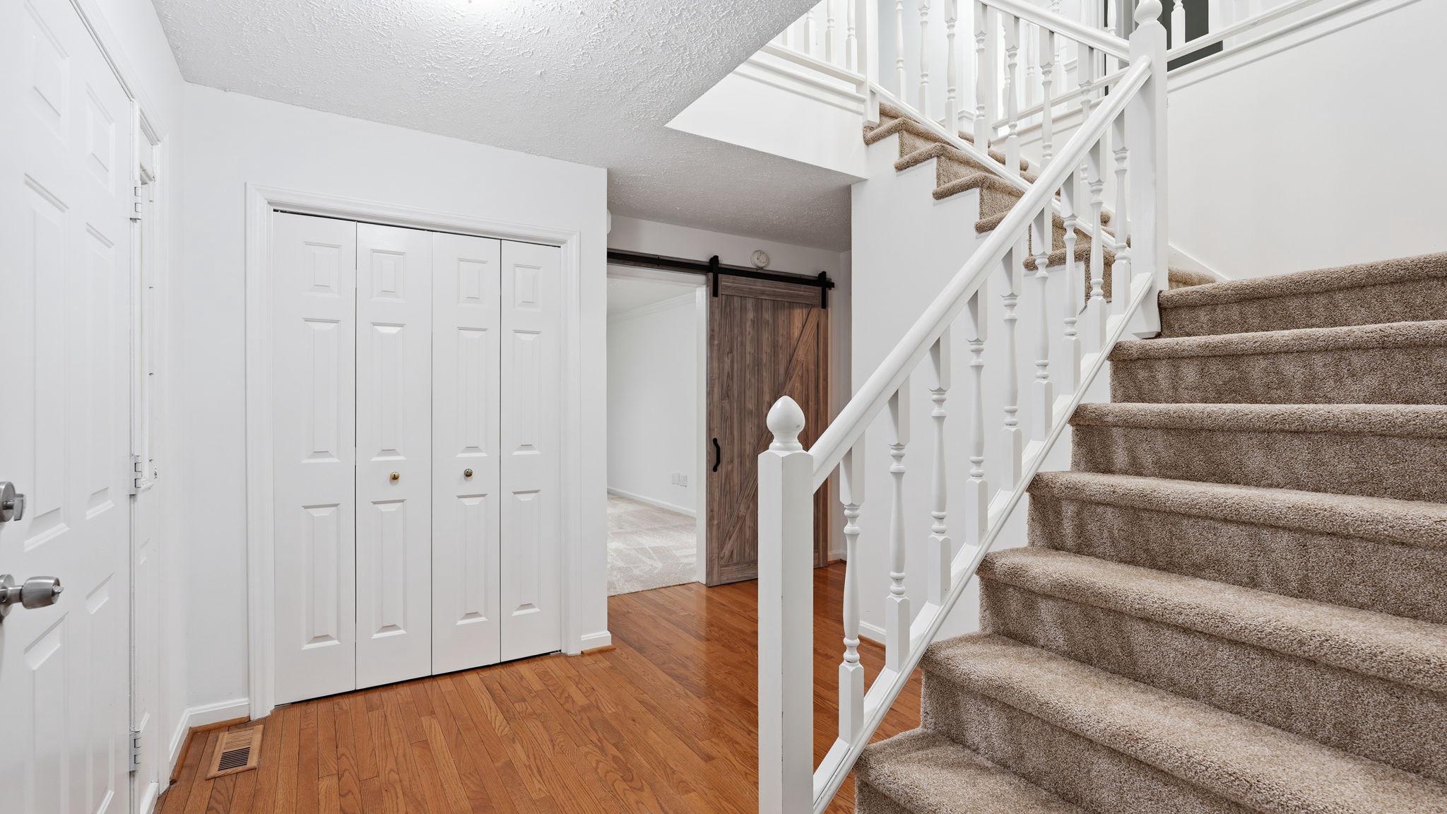10550 Brent Town Road Catlett, VA 20119 - Photo 13 of 52 Grand Entryway with Warm Welcome.