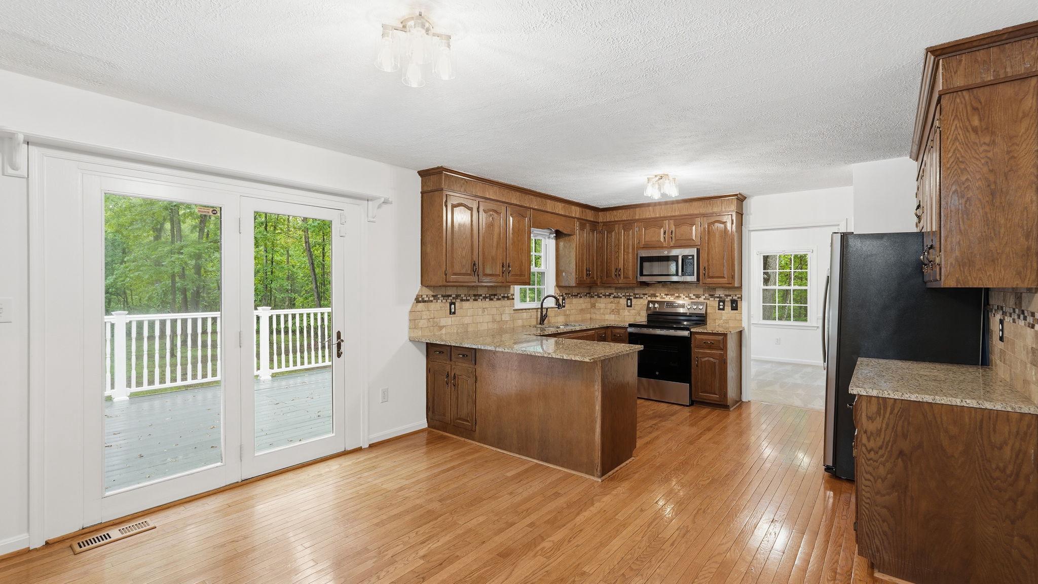 10550 Brent Town Road Catlett, VA 20119 - Photo 20 of 52 Updated Kitchen w/New SS Appliances