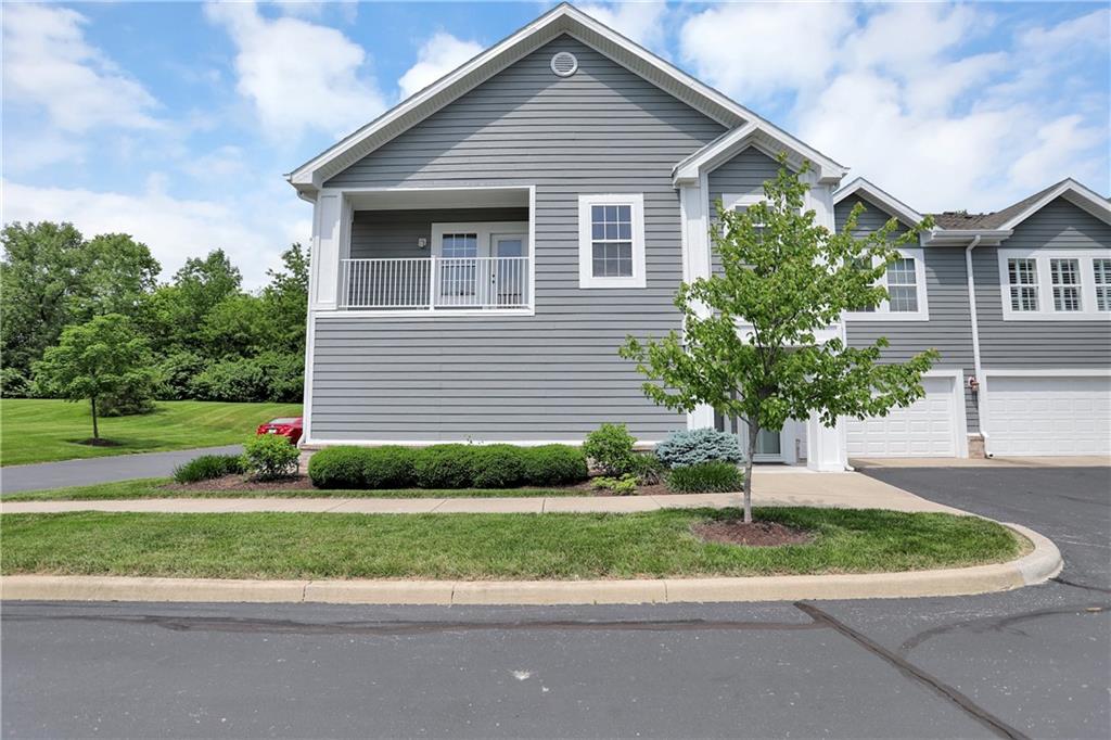 1033 Falcon Ridge Indianapolis, IN 46280 - Photo 2 of 52 Gallery Image 2
