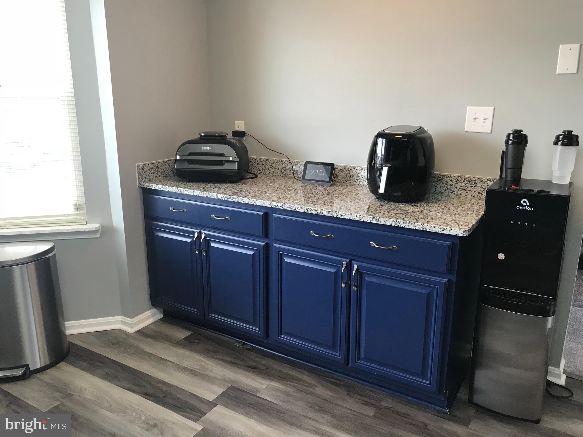 38 Powder View Court Baltimore, MD 21236 - Photo 12 of 47 Extra counterspace/Butler's pantry in kitchen