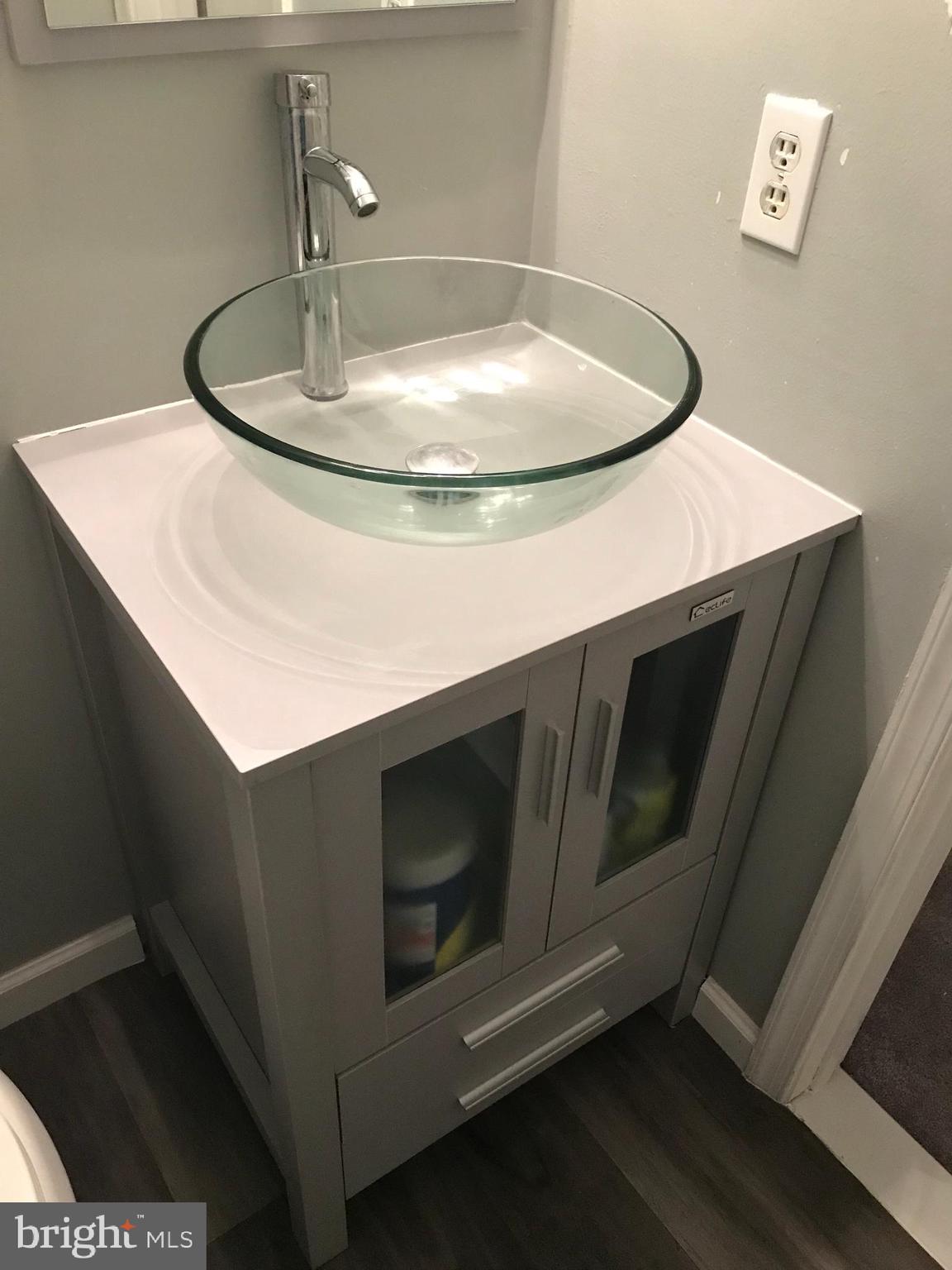 38 Powder View Court Baltimore, MD 21236 - Photo 18 of 47 Primary bathroom