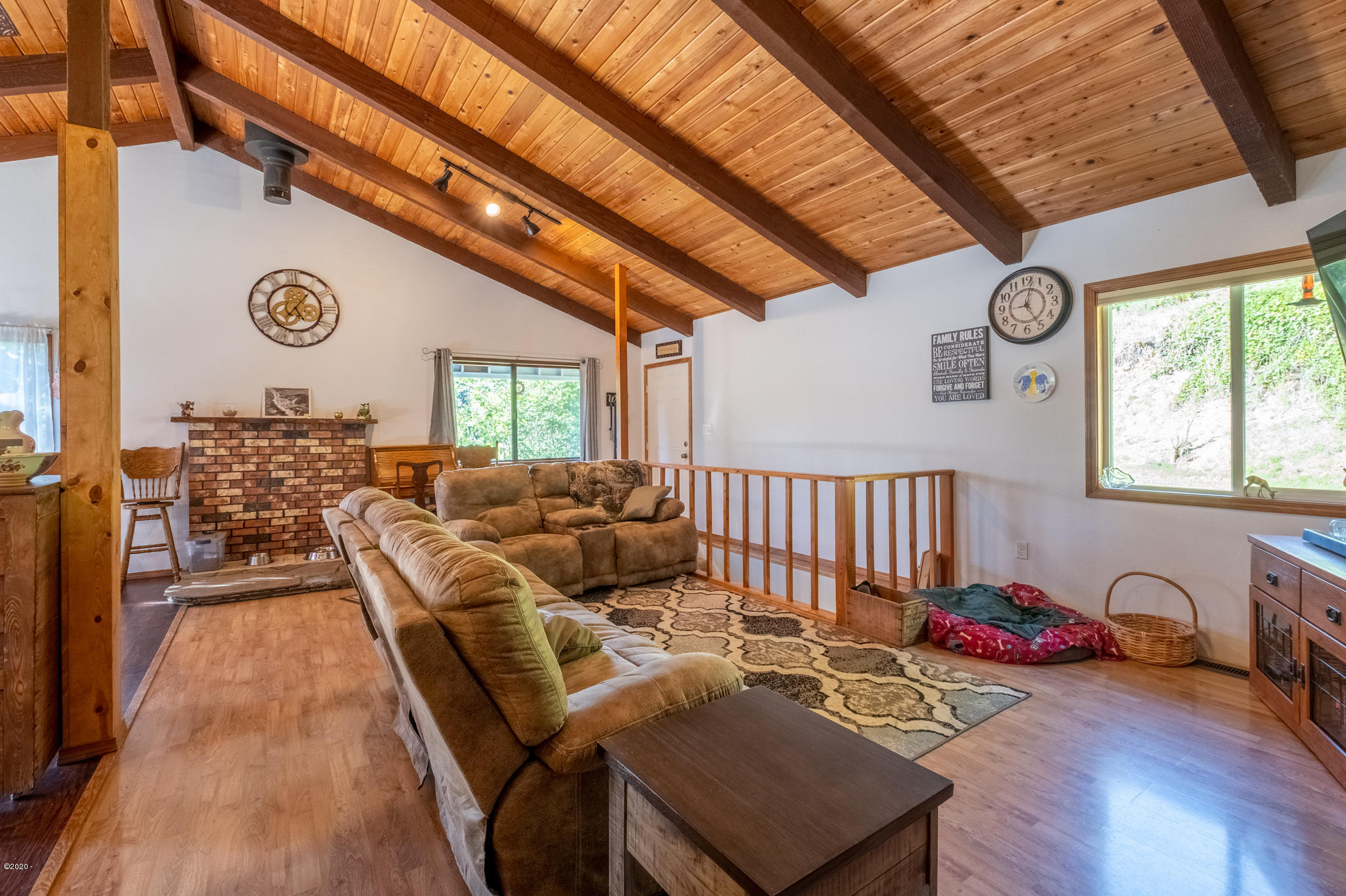 2008 Southeast Sturdevant Road Toledo, OR 97391 - Photo 13 of 22 Living area