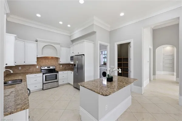 $800,000 | 21701 Arenga Lane, Estero, FL 33928