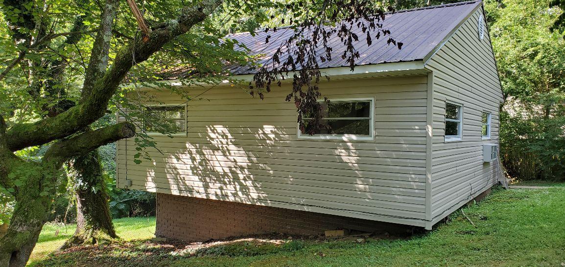 669 West Outer Drive Oak Ridge, TN 37830 - Photo 1 of 11 669 W Outer Dr