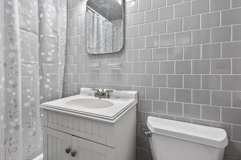 $549,000 | 64 Commonwealth Avenue, Unit G1, Boston, MA 02116