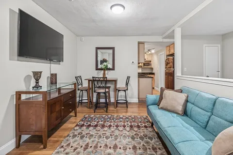 $549,000 | 64 Commonwealth Avenue, Unit G1, Boston, MA 02116
