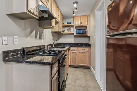 $549,000 | 64 Commonwealth Avenue, Unit G1, Boston, MA 02116