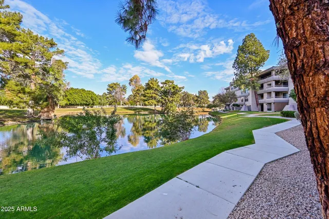 $950,000 | 5122 North 31st Way, Unit 244, Phoenix, AZ 85016