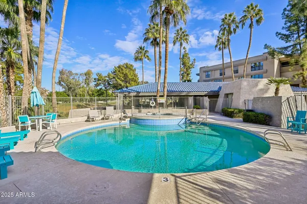 $950,000 | 5122 North 31st Way, Unit 244, Phoenix, AZ 85016