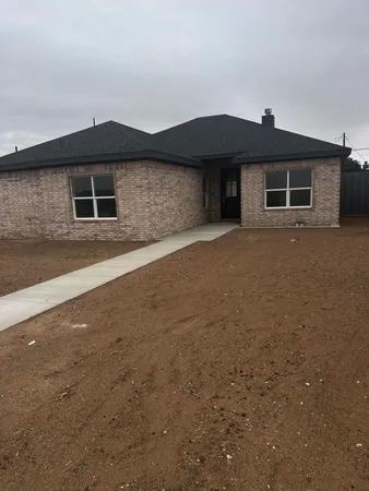 $275,500 | 619 Holly Street, Levelland, TX 79336